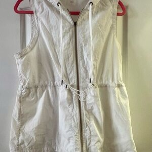 White Sleeveless Zip-Up Vest SIZE LARGE CALIA by Carrie Underwood
